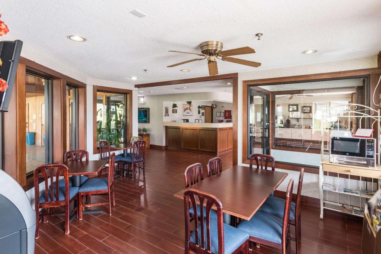 Rodeway Inn Mineral Wells المظهر الخارجي الصورة